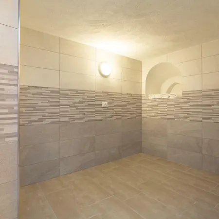 Casa Leonardo كازاميتْشيولا تيرمي